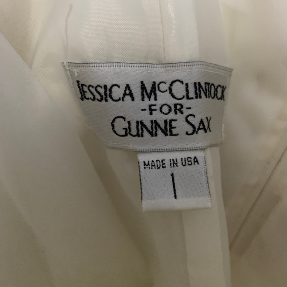 Jessica McClintock strapless homecoming/prom dress. Size 1, crème - Picture 2 of 2